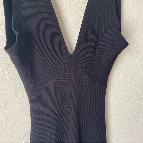 House of Harlow 1960 | Women's Stretch V Neck Open Back Stretch Midi Dress Black - Picture 2 of 6